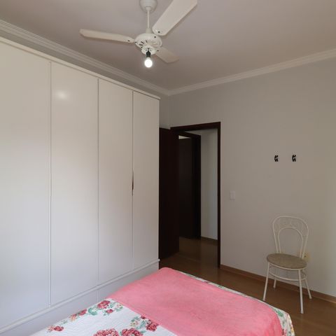 Casa à venda com 209m², 3 quartos e 7 vagasSuíte 2
