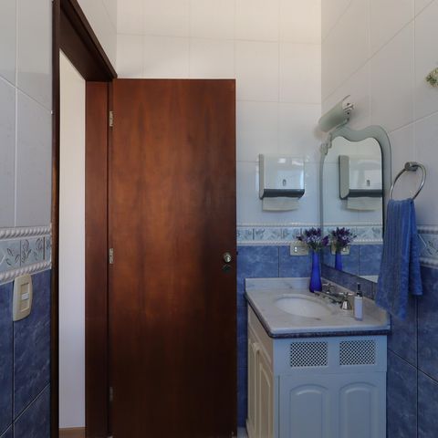 Casa à venda com 209m², 3 quartos e 7 vagasBanheiro da Suíte 1