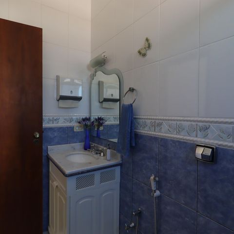 Casa à venda com 209m², 3 quartos e 7 vagasBanheiro da Suíte 1