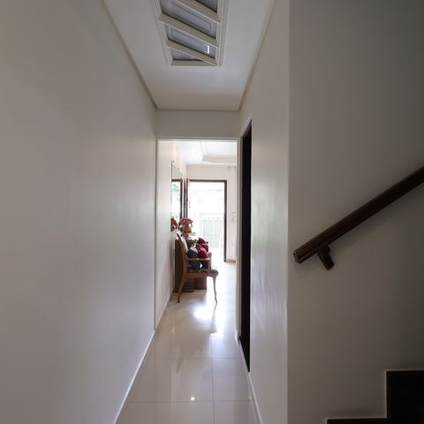 Casa à venda com 209m², 3 quartos e 7 vagasCorredor piso inferior