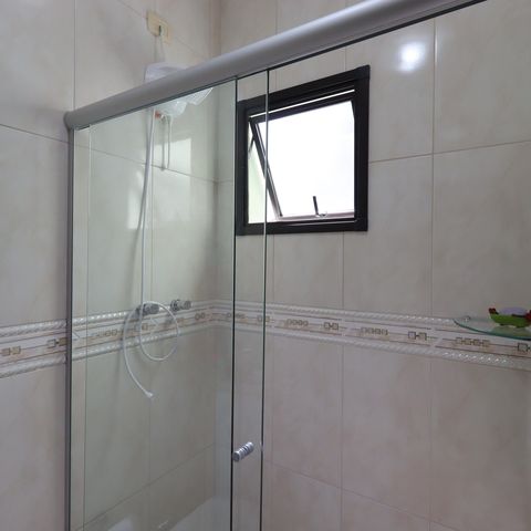 Casa à venda com 209m², 3 quartos e 7 vagasBanheiro da Suíte 2