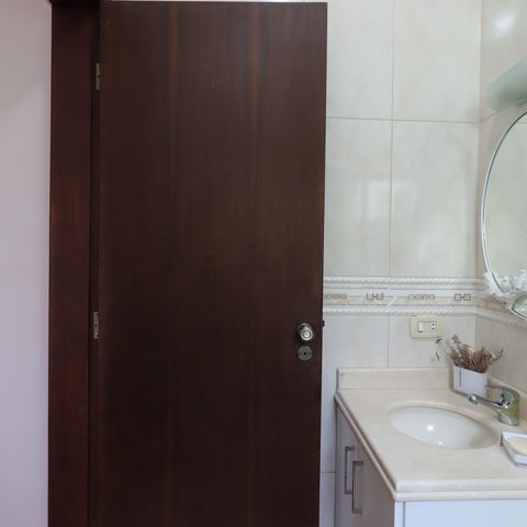 Casa à venda com 209m², 3 quartos e 7 vagasBanheiro da Suíte 2