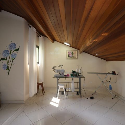 Casa à venda com 209m², 3 quartos e 7 vagasAteliê