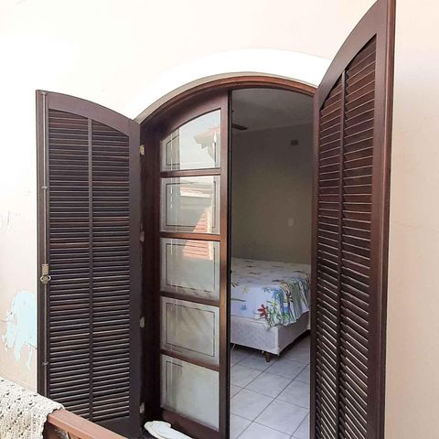 Casa à venda com 260m², 5 quartos e 2 vagas Casa à venda com 260m², 5 quartos e 2 vagasVaranda do Quarto 2