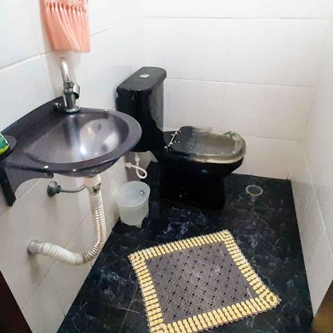 Casa à venda com 260m², 5 quartos e 2 vagas Casa à venda com 260m², 5 quartos e 2 vagasBanheiro 2
