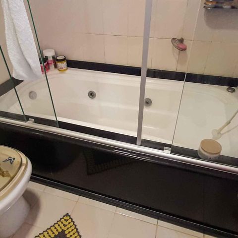 Casa à venda com 260m², 5 quartos e 2 vagas Casa à venda com 260m², 5 quartos e 2 vagasBanheiro da Suíte 1
