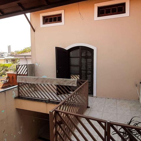 Casa à venda com 260m², 5 quartos e 2 vagas Casa à venda com 260m², 5 quartos e 2 vagasVista do Home Office