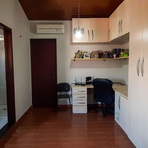 Casa à venda com 260m², 5 quartos e 2 vagas Casa à venda com 260m², 5 quartos e 2 vagasSuíte 2
