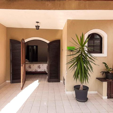 Casa à venda com 260m², 5 quartos e 2 vagas Casa à venda com 260m², 5 quartos e 2 vagasVaranda da Suíte 1