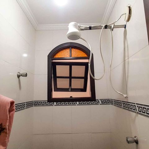 Casa à venda com 260m², 5 quartos e 2 vagas Casa à venda com 260m², 5 quartos e 2 vagasBanheiro 2
