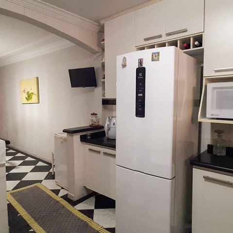 Casa à venda com 260m², 5 quartos e 2 vagas Casa à venda com 260m², 5 quartos e 2 vagasCozinha