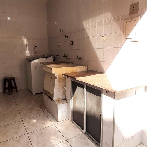 Casa à venda com 260m², 5 quartos e 2 vagas Casa à venda com 260m², 5 quartos e 2 vagasÁrea de Serviço