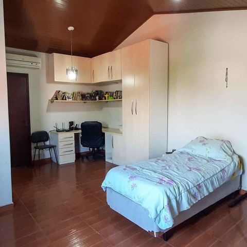 Casa à venda com 260m², 5 quartos e 2 vagas Casa à venda com 260m², 5 quartos e 2 vagasSuíte 2