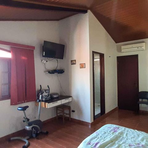 Casa à venda com 260m², 5 quartos e 2 vagas Casa à venda com 260m², 5 quartos e 2 vagasSuíte 2