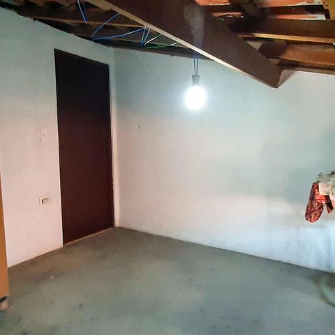 Casa à venda com 260m², 5 quartos e 2 vagas Casa à venda com 260m², 5 quartos e 2 vagasSótão