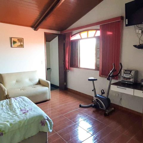 Casa à venda com 260m², 5 quartos e 2 vagas Casa à venda com 260m², 5 quartos e 2 vagasSuíte 2