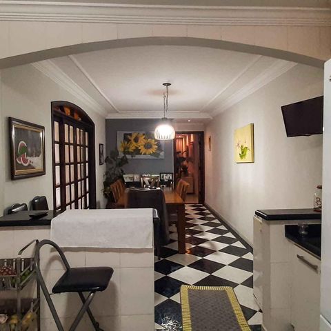 Casa à venda com 260m², 5 quartos e 2 vagas Casa à venda com 260m², 5 quartos e 2 vagasCozinha