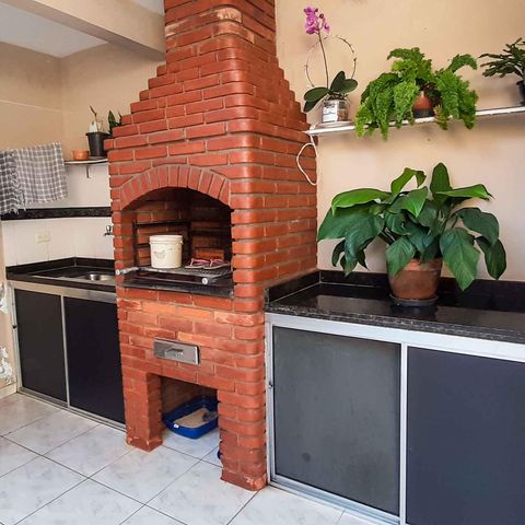 Casa à venda com 260m², 5 quartos e 2 vagas Casa à venda com 260m², 5 quartos e 2 vagasÁrea Gourmet