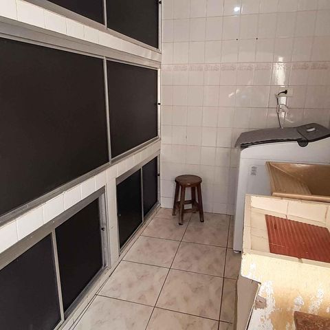 Casa à venda com 260m², 5 quartos e 2 vagas Casa à venda com 260m², 5 quartos e 2 vagasÁrea de Serviço