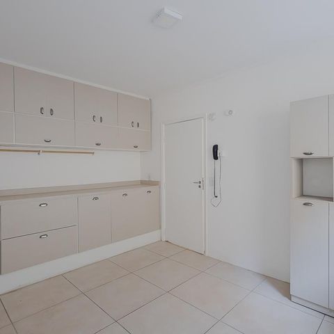 Apartamento para alugar com 157m², 3 quartos e sem vagaCozinha
