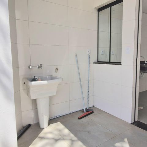 Casa à venda com 180m², 3 quartos e 2 vagas Casa à venda com 180m², 3 quartos e 2 vagasÁrea de Serviço