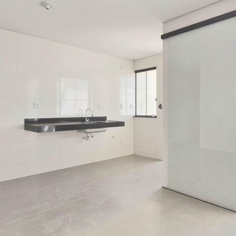 Casa à venda com 180m², 3 quartos e 2 vagas Casa à venda com 180m², 3 quartos e 2 vagasCozinha