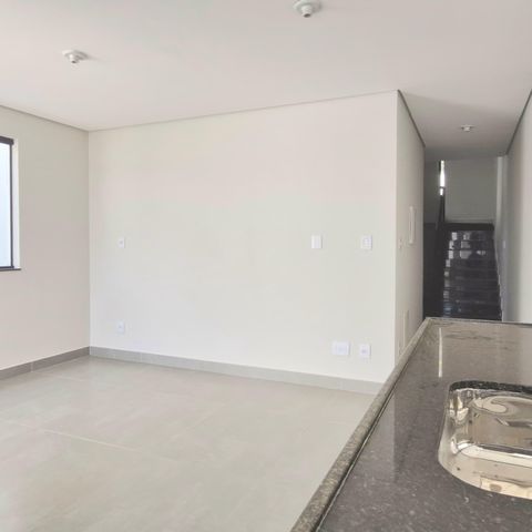 Casa à venda com 180m², 3 quartos e 2 vagas Casa à venda com 180m², 3 quartos e 2 vagasCozinha