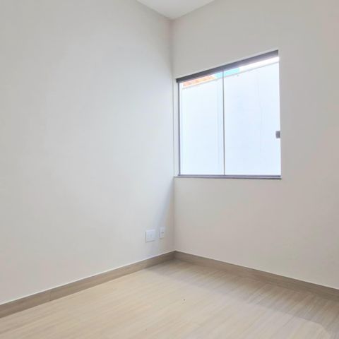 Casa à venda com 180m², 3 quartos e 2 vagas Casa à venda com 180m², 3 quartos e 2 vagasQuarto
