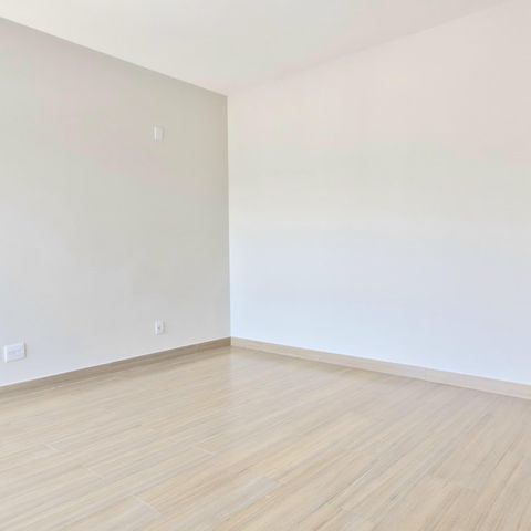 Casa à venda com 180m², 3 quartos e 2 vagas Casa à venda com 180m², 3 quartos e 2 vagasSuíte 2