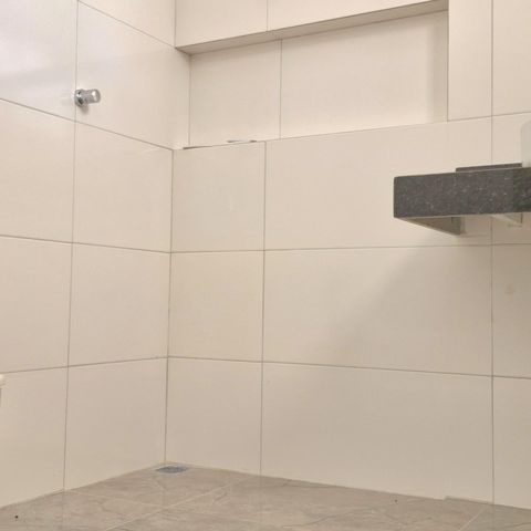 Casa à venda com 180m², 3 quartos e 2 vagas Casa à venda com 180m², 3 quartos e 2 vagasBanheiro da Suíte 2
