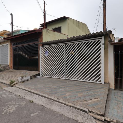 Casa à venda com 100m², 2 quartos e 1 vagaFachada