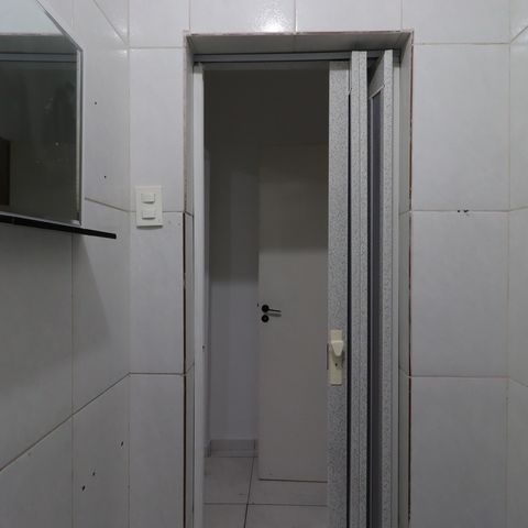Casa à venda com 100m², 2 quartos e 1 vagaCasa 1 - Banheiro da Suíte