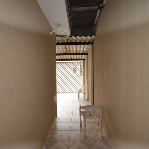 Casa à venda com 100m², 2 quartos e 1 vagaCorredor externo