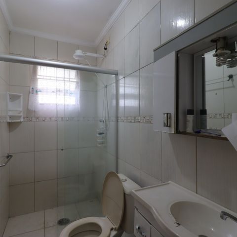 Casa à venda com 100m², 2 quartos e 1 vagaCasa 2 - Banheiro social