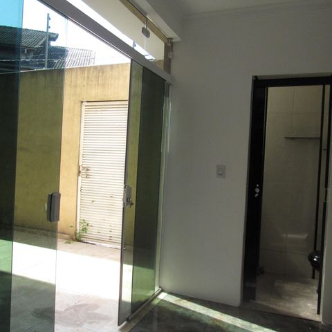Casa à venda com 213m², 3 quartos e 1 vagaÁrea de Serviço