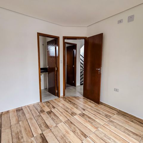Casa à venda com 105m², 3 quartos e 2 vagas Casa à venda com 105m², 3 quartos e 2 vagasSuíte