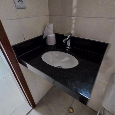 Casa à venda com 105m², 3 quartos e 2 vagas Casa à venda com 105m², 3 quartos e 2 vagasBanheiro Social