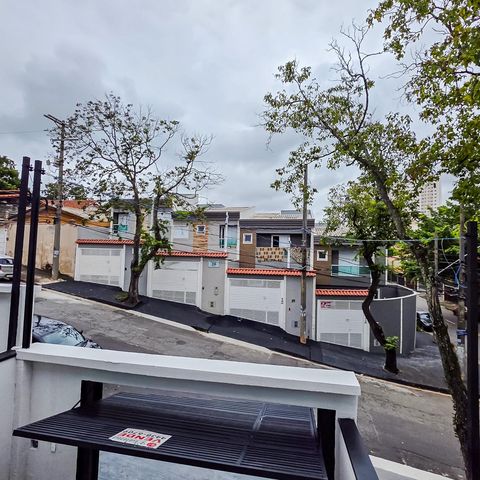 Casa à venda com 105m², 3 quartos e 2 vagas Casa à venda com 105m², 3 quartos e 2 vagasVista da Varanda da Suíte