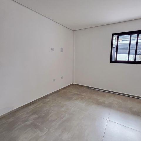 Casa à venda com 105m², 3 quartos e 2 vagas Casa à venda com 105m², 3 quartos e 2 vagasSala/Cozinha