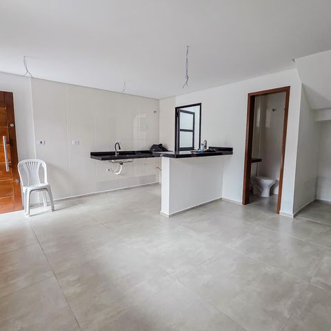 Casa à venda com 105m², 3 quartos e 2 vagas Casa à venda com 105m², 3 quartos e 2 vagasSala/Cozinha