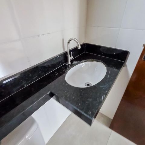 Casa à venda com 105m², 3 quartos e 2 vagas Casa à venda com 105m², 3 quartos e 2 vagasBanheiro da Suíte
