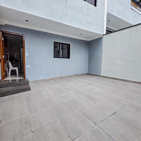 Casa à venda com 105m², 3 quartos e 2 vagas Casa à venda com 105m², 3 quartos e 2 vagasÁrea comum