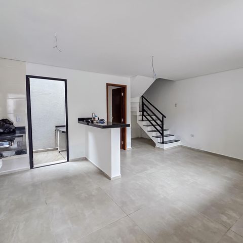 Casa à venda com 105m², 3 quartos e 2 vagas Casa à venda com 105m², 3 quartos e 2 vagasSala/Cozinha