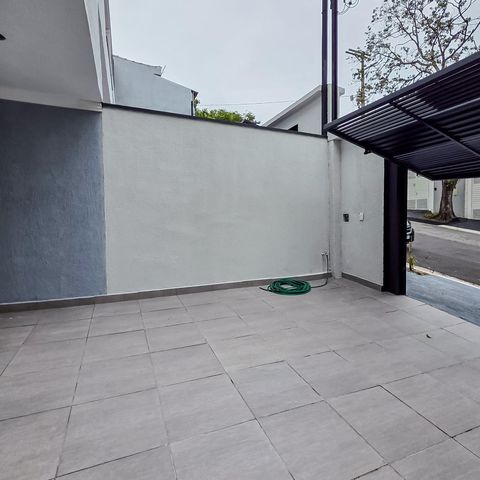 Casa à venda com 105m², 3 quartos e 2 vagas Casa à venda com 105m², 3 quartos e 2 vagasÁrea comum