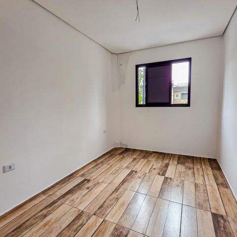 Casa à venda com 105m², 3 quartos e 2 vagas Casa à venda com 105m², 3 quartos e 2 vagasQuarto