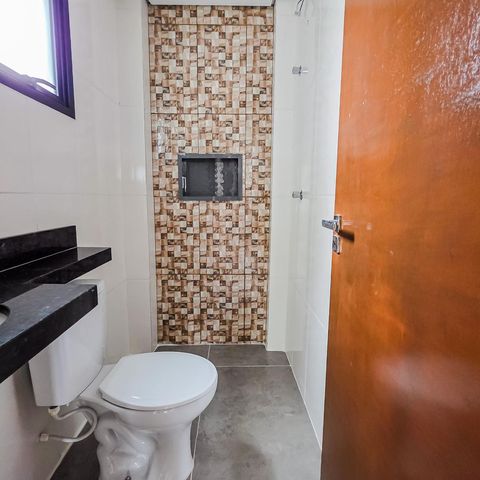Casa à venda com 105m², 3 quartos e 2 vagas Casa à venda com 105m², 3 quartos e 2 vagasBanheiro da Suíte