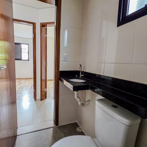 Casa à venda com 105m², 3 quartos e 2 vagas Casa à venda com 105m², 3 quartos e 2 vagasBanheiro da Suíte