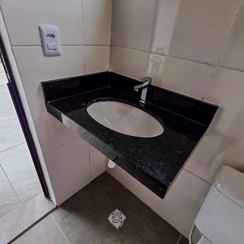 Casa à venda com 105m², 3 quartos e 2 vagas Casa à venda com 105m², 3 quartos e 2 vagasBanheiro de Serviço