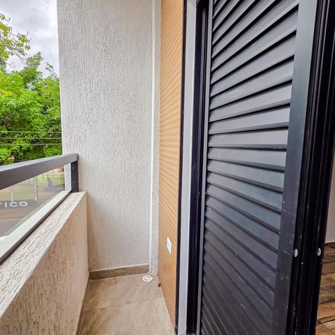 Casa à venda com 105m², 3 quartos e 2 vagas Casa à venda com 105m², 3 quartos e 2 vagasVaranda da Suíte