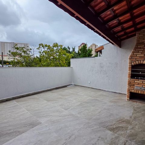 Casa à venda com 105m², 3 quartos e 2 vagas Casa à venda com 105m², 3 quartos e 2 vagasVaranda